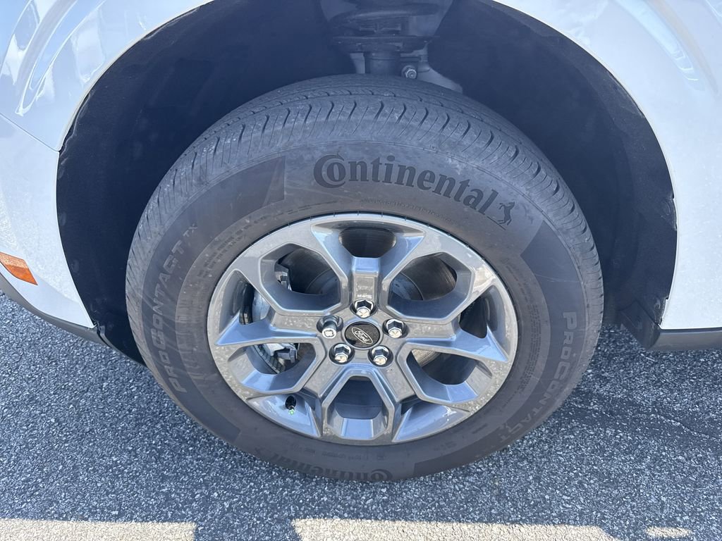 Used 2025 Ford Maverick XLT image 11