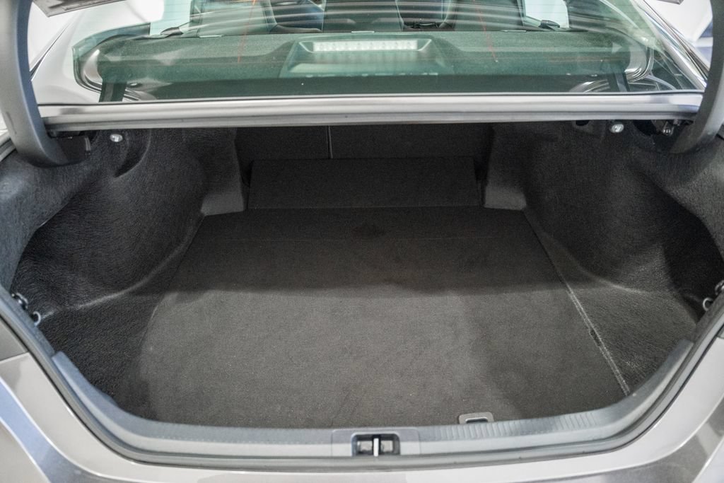 Used 2024 Toyota Camry SE w/ Cold Weather Package FWD image 9