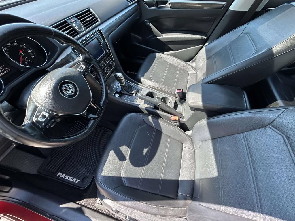 Used 2017 Volkswagen Passat 1.8T SE FWD image 10