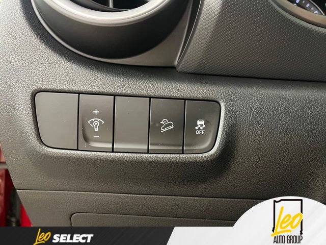 Used 2023 Hyundai Kona SEL AWD/4WD image 25