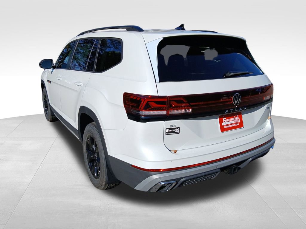 New 2026 Volkswagen Atlas Peak Edition image 3