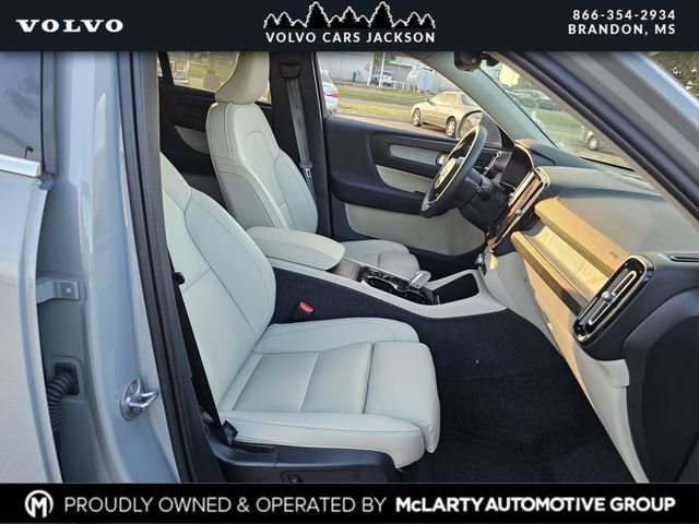Used 2024 Volvo XC40 B5 Ultimate image 27