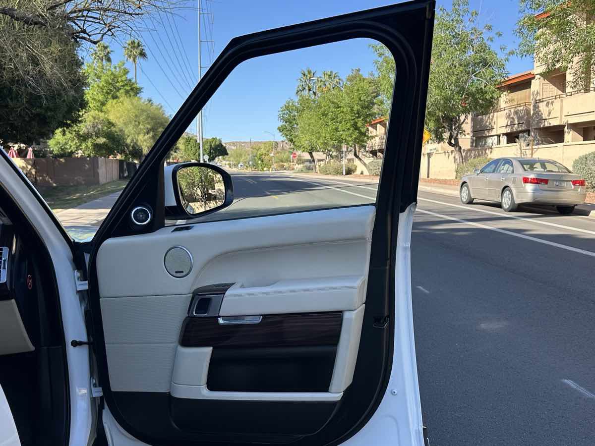 Used 2014 Land Rover Range Rover HSE image 59