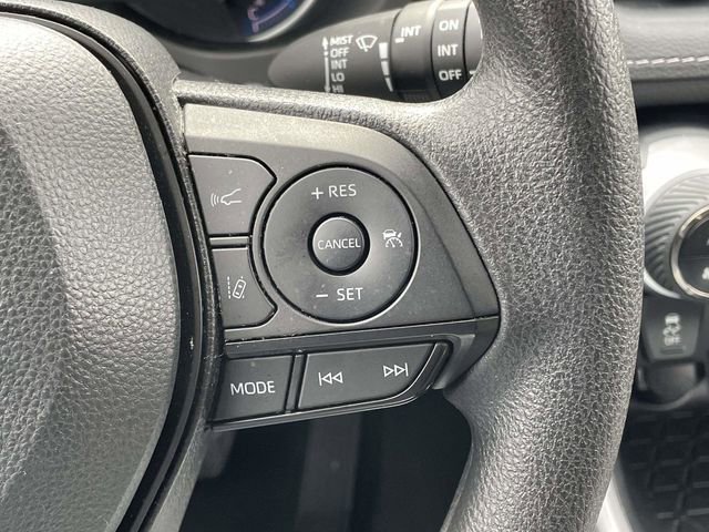 Used 2025 Toyota RAV4 XLE image 22