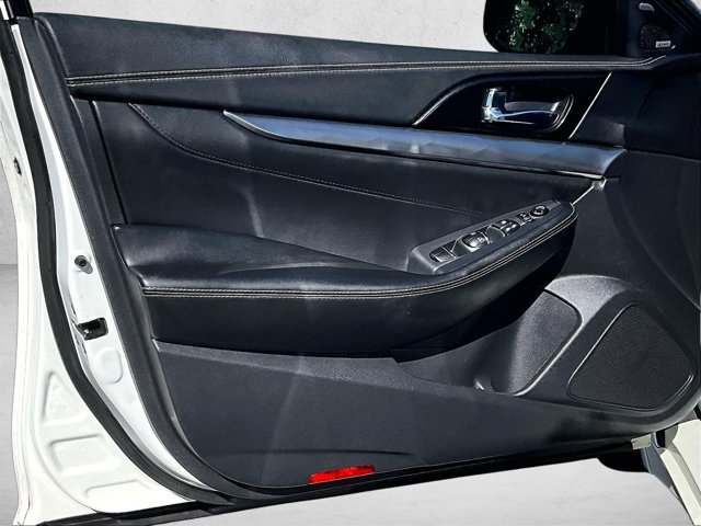 Used 2019 Nissan Maxima 3.5 SL w/ Floor Mat Group FWD image 17