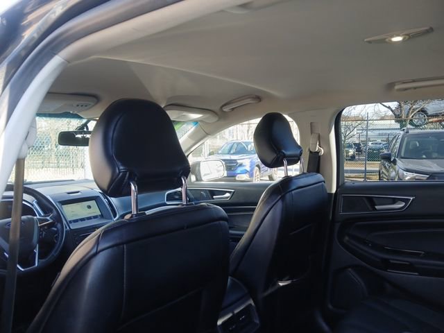 Used 2018 Ford Edge Titanium image 23