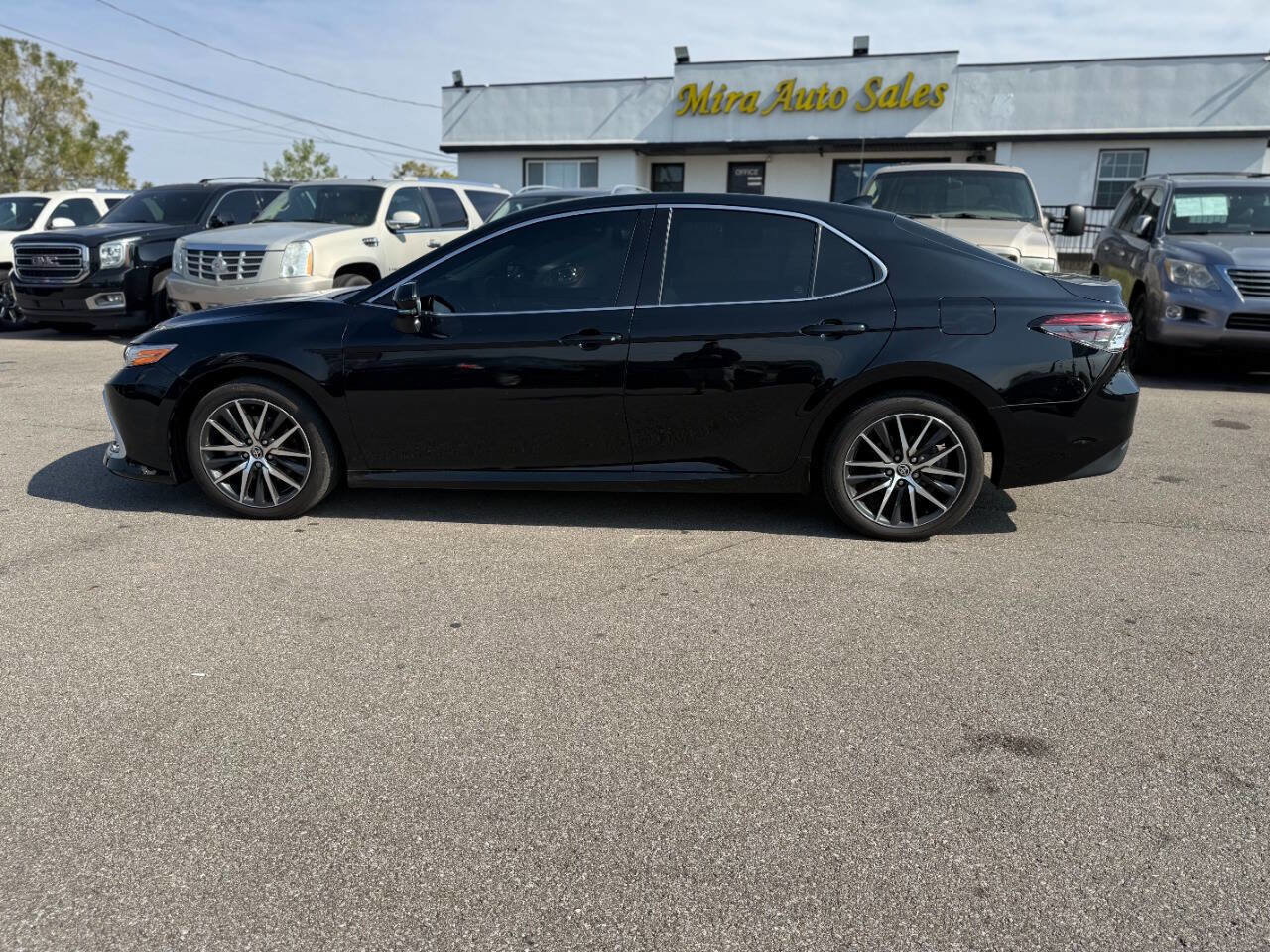 Used 2024 Toyota Camry XLE image 9
