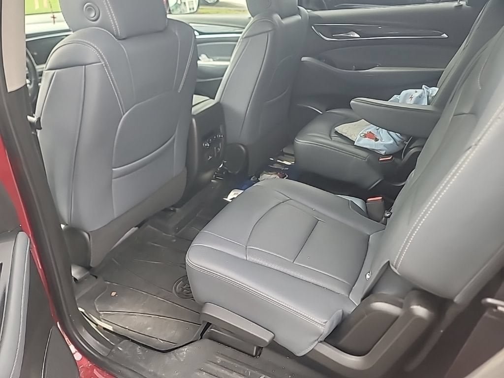 Used 2021 Buick Enclave Essence w/ Sport Touring Edition FWD image 7