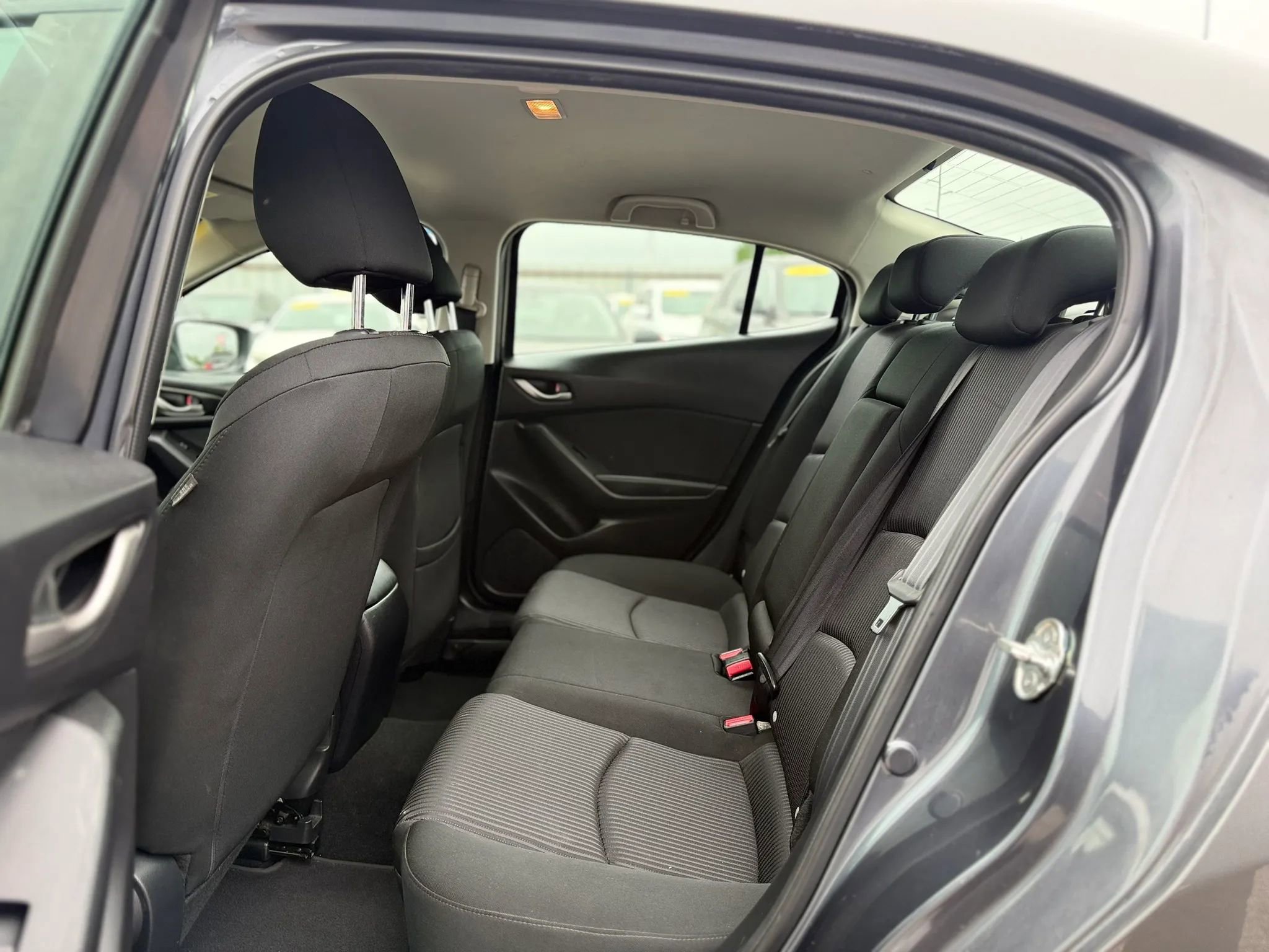 Used 2015 MAZDA MAZDA3 i Touring FWD image 31