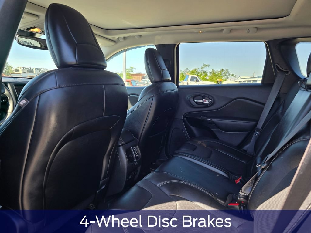 Used 2023 Jeep Cherokee Altitude Lux w/ Elite Group AWD/4WD image 13