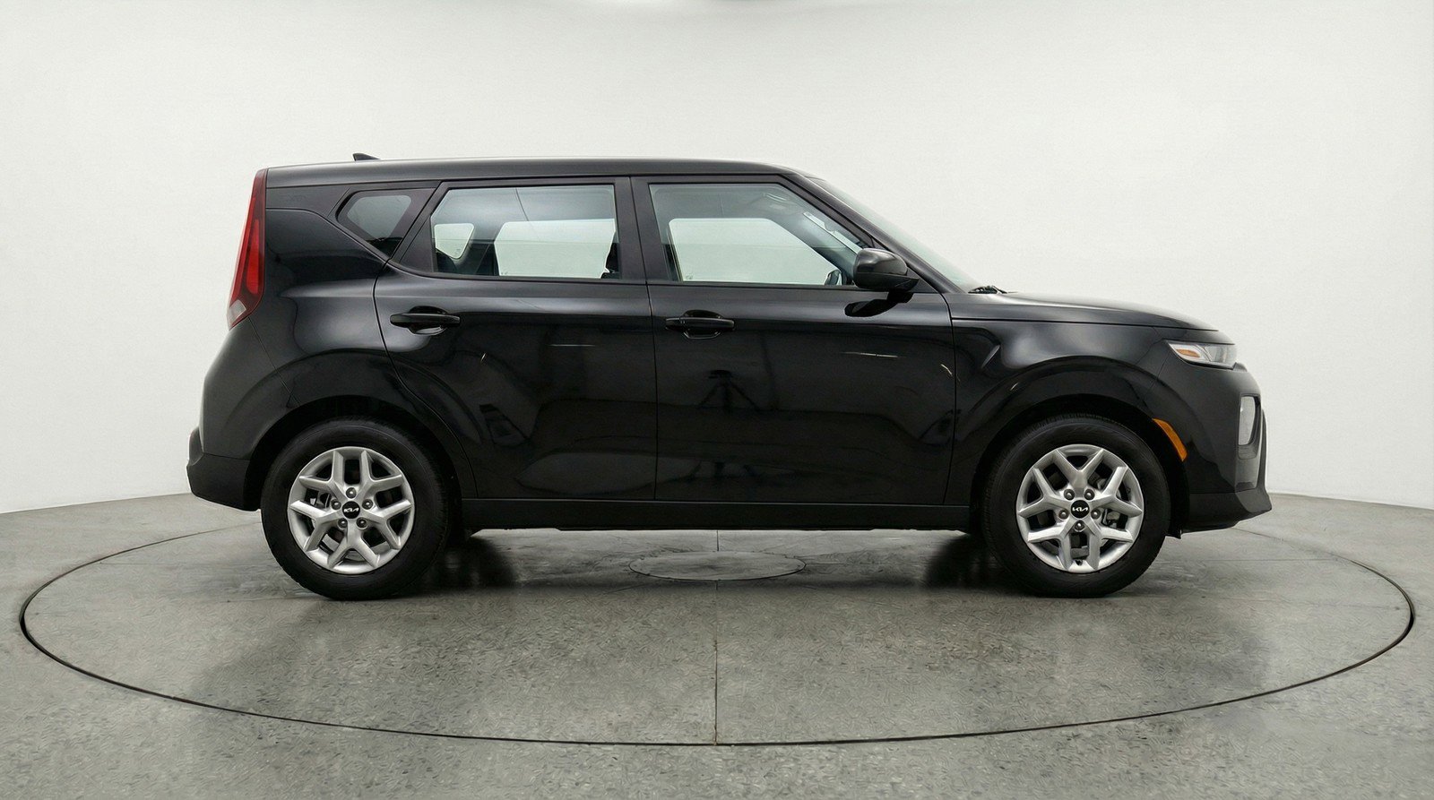Used 2025 Kia Soul LX w/ LX Technology Package image 11