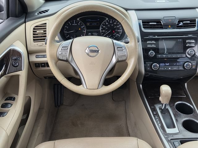 Used 2014 Nissan Altima 2.5 SL w/ Moonroof Package FWD image 12