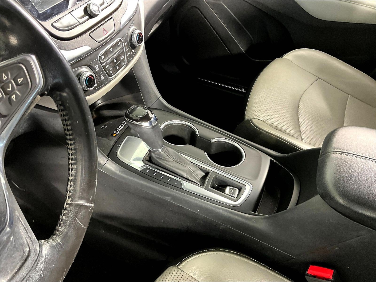 Used 2019 Chevrolet Equinox Premier FWD image 17