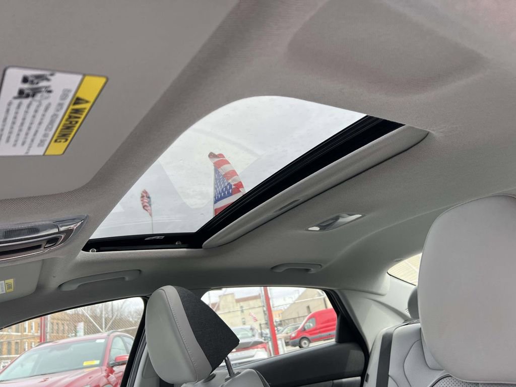 Certified 2025 Hyundai Elantra Limited image 21