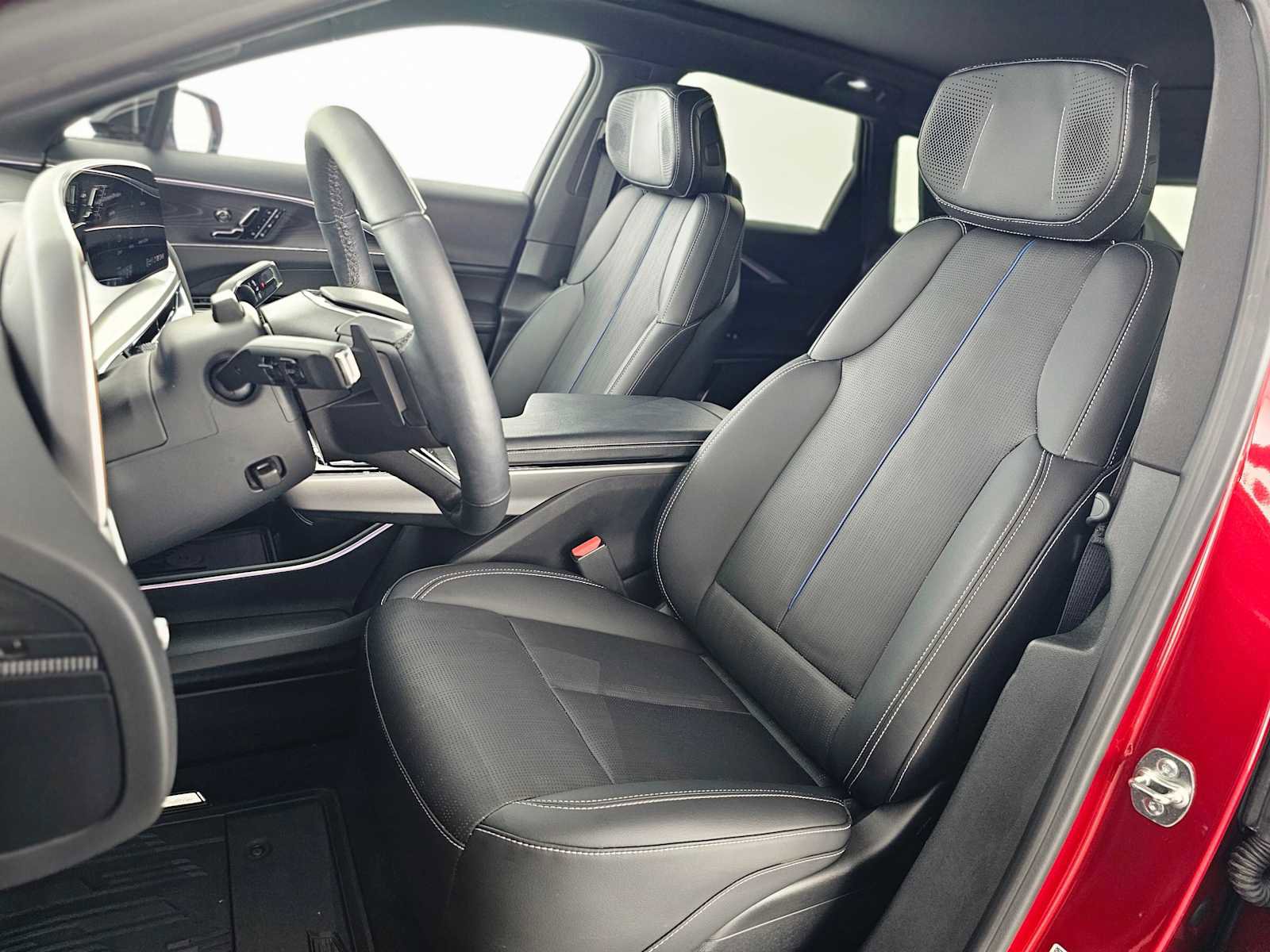 Used 2025 Cadillac Lyriq Luxury w/ LPO, Red Accent Package image 21