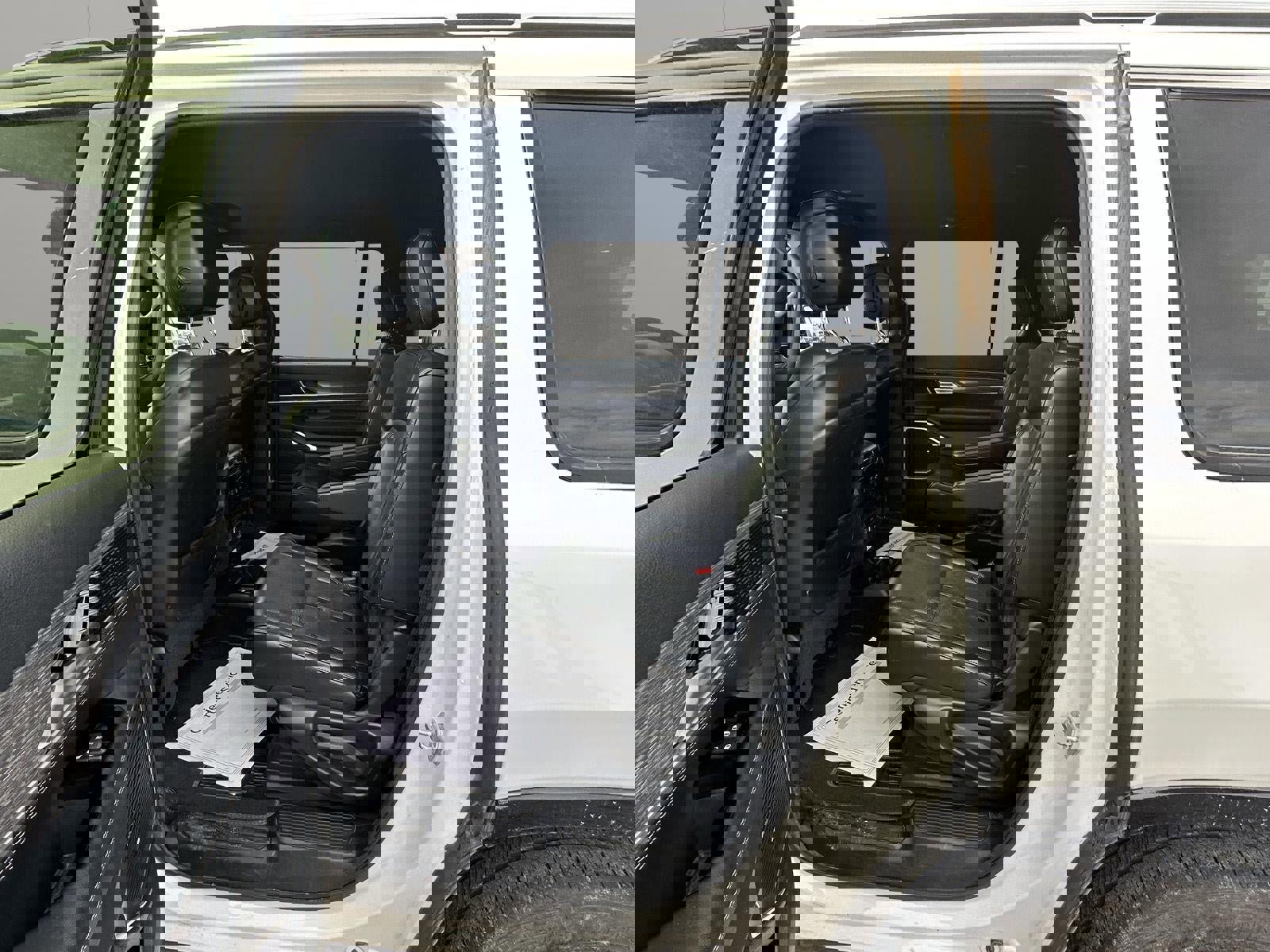 Used 2024 Jeep Wagoneer Series III AWD/4WD image 35