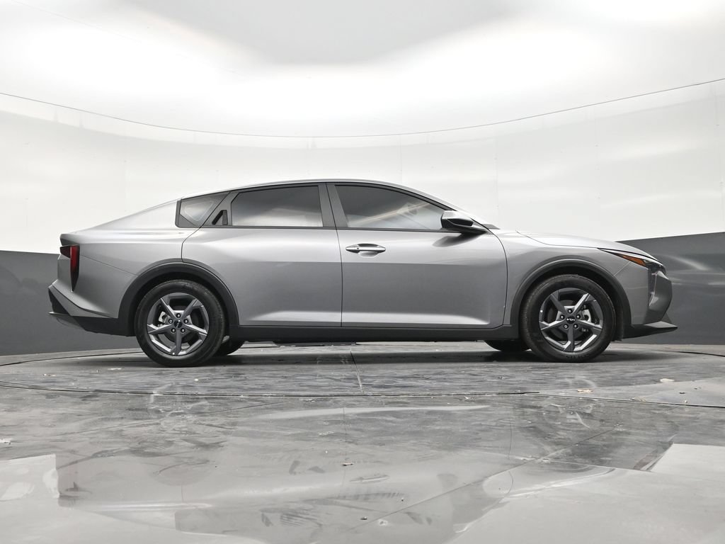 Used 2025 Kia K4 FWD image 25