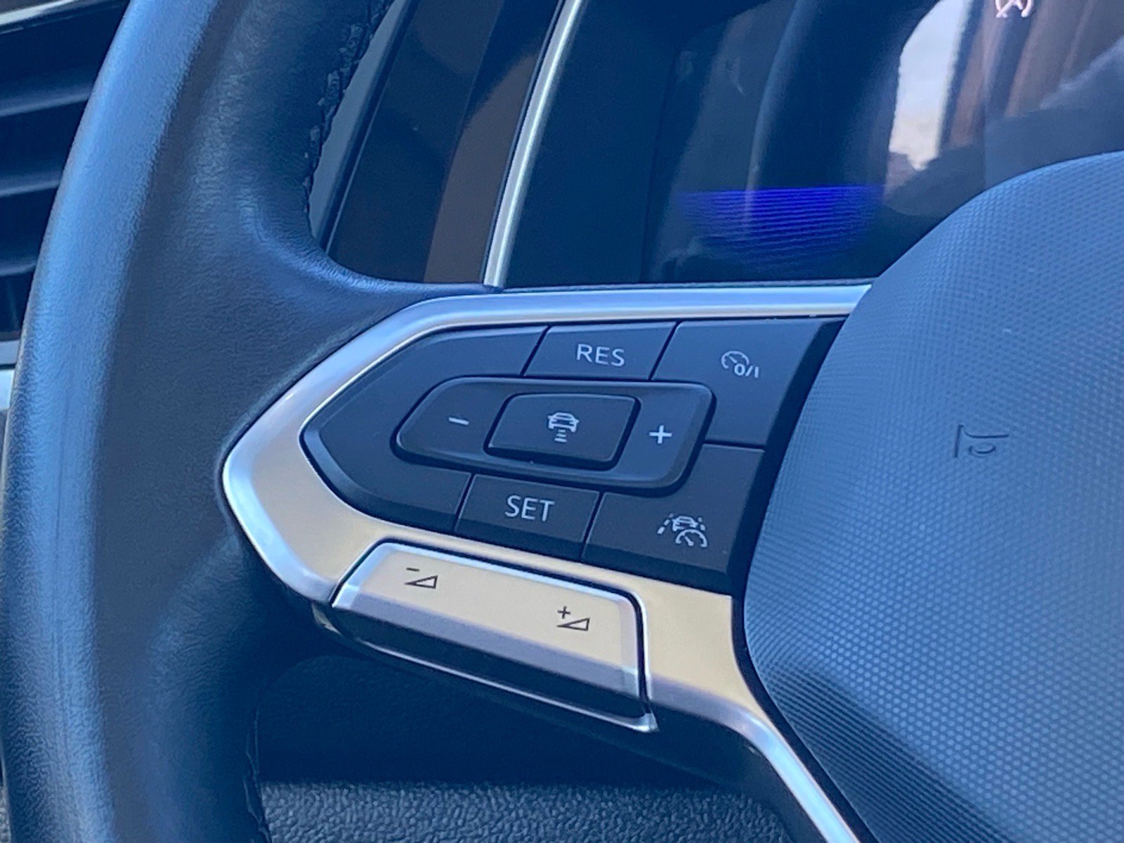 Certified 2023 Volkswagen Jetta SE FWD image 7