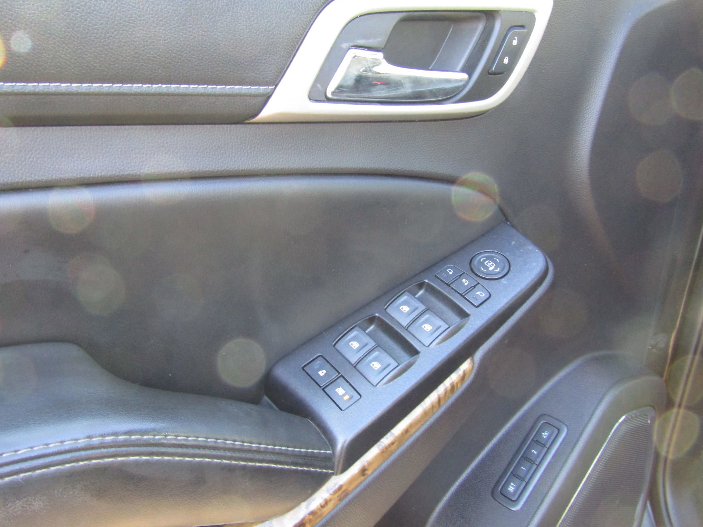 Used 2015 GMC Yukon XL Denali w/ Open Road Package image 23