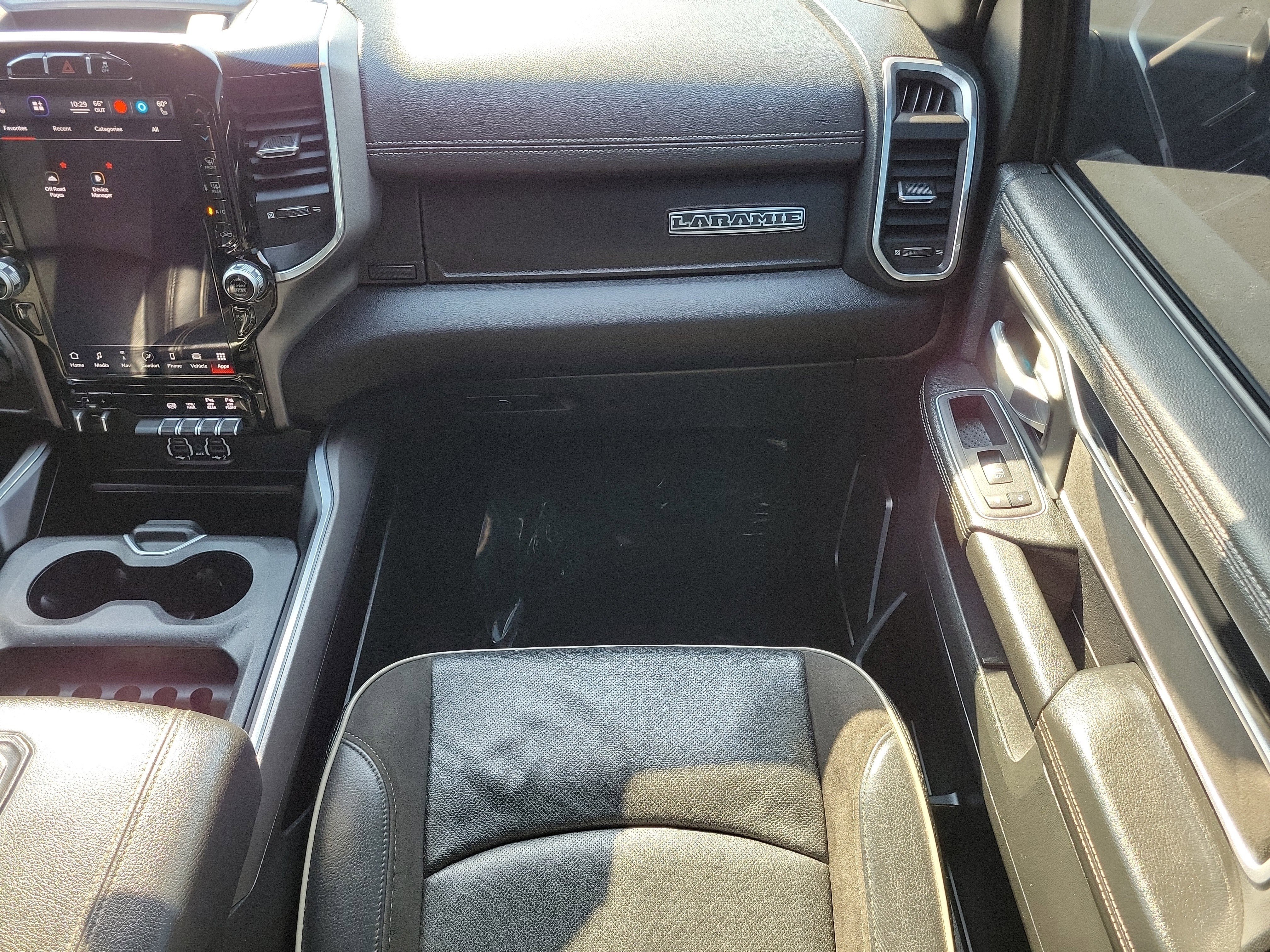 Used 2022 RAM 3500 Laramie w/ Night Edition image 14