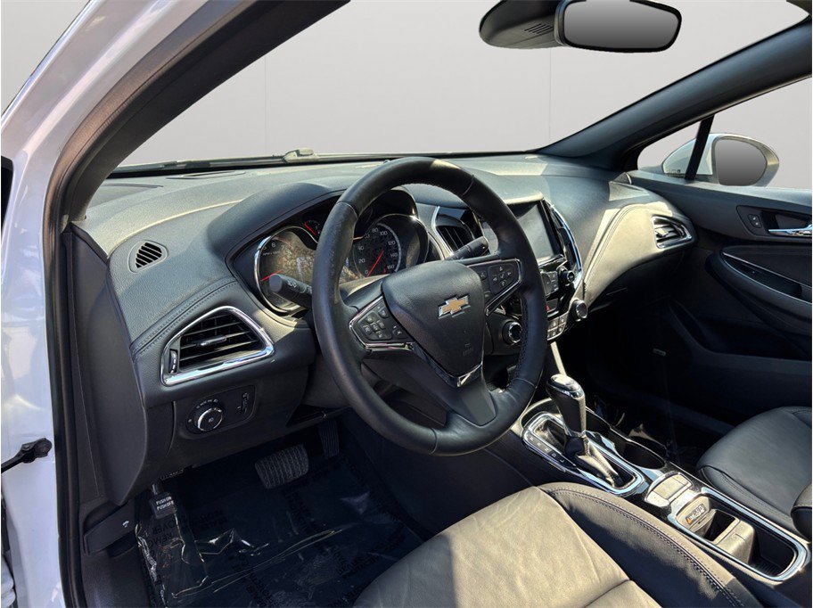Used 2017 Chevrolet Cruze Premier FWD image 6