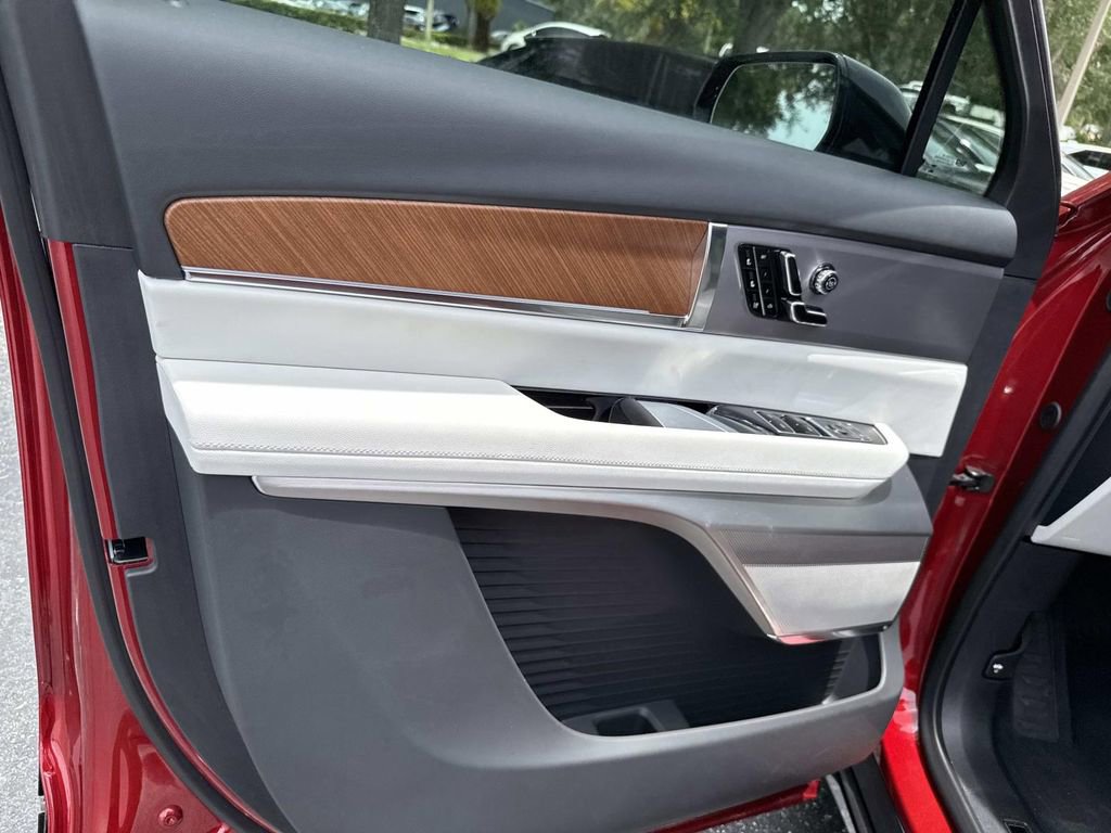 New 2026 Cadillac Vistiq Sport image 18