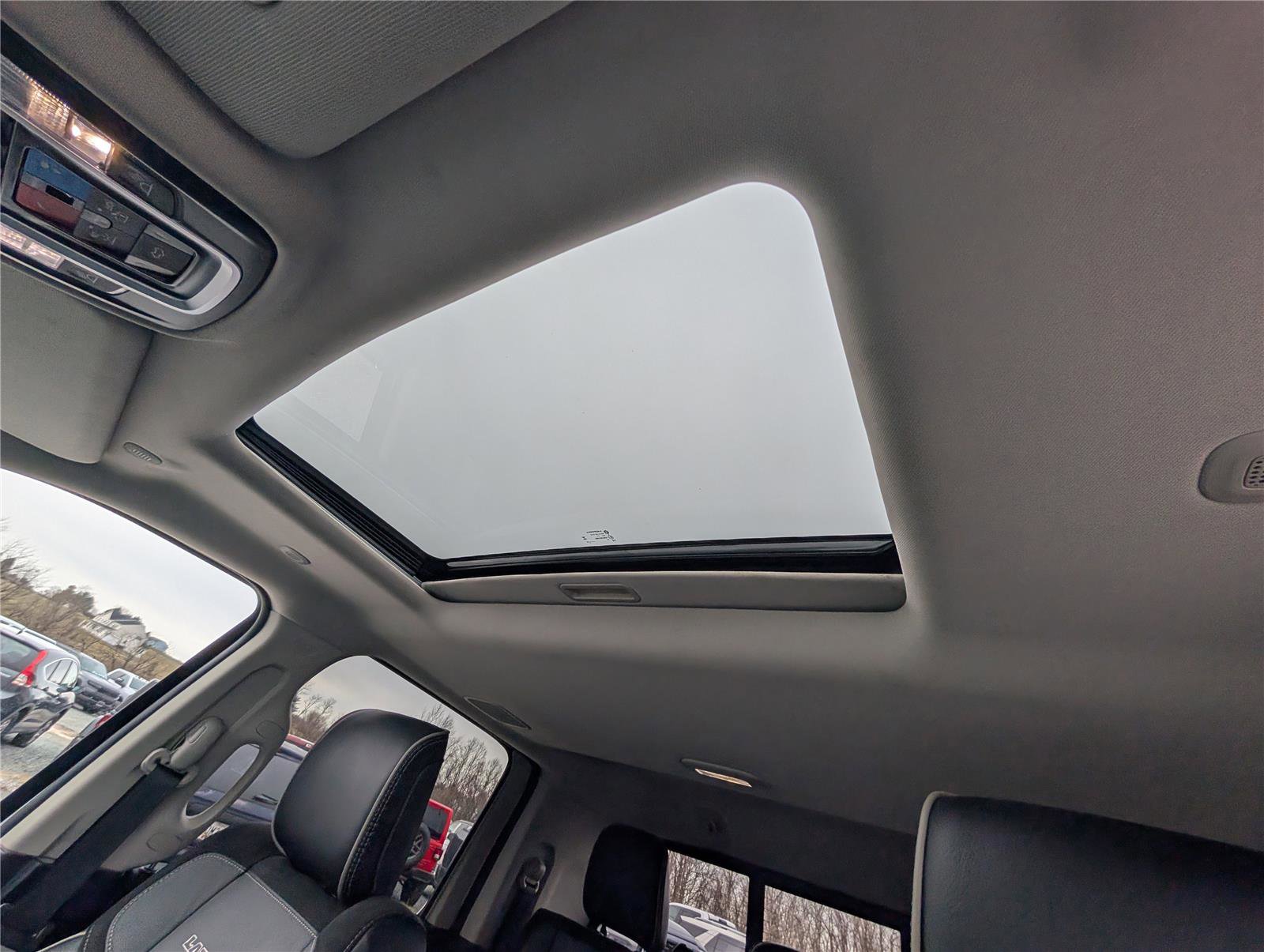 Used 2024 RAM 2500 Laramie w/ Chrome Bumper Package image 30