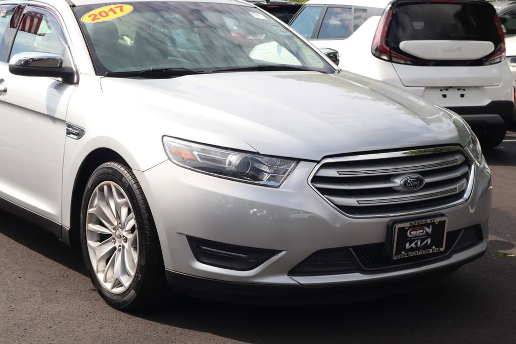 Used 2017 Ford Taurus Limited image 2