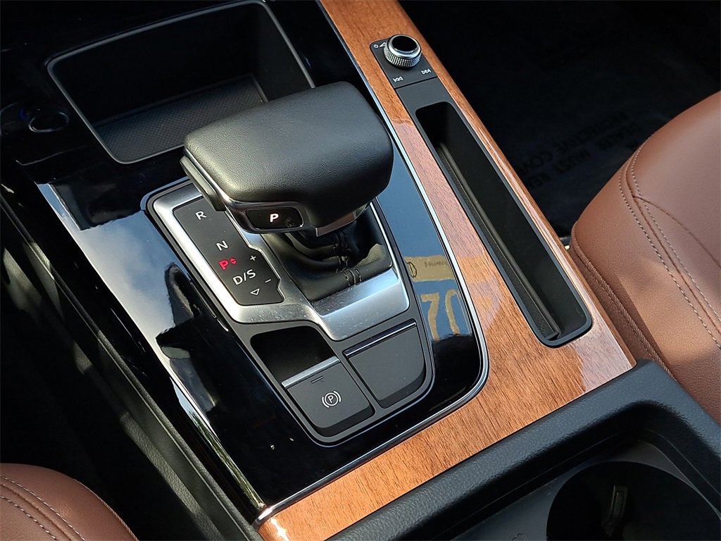 Used 2023 Audi Q5 2.0T Premium w/ Convenience Package image 15