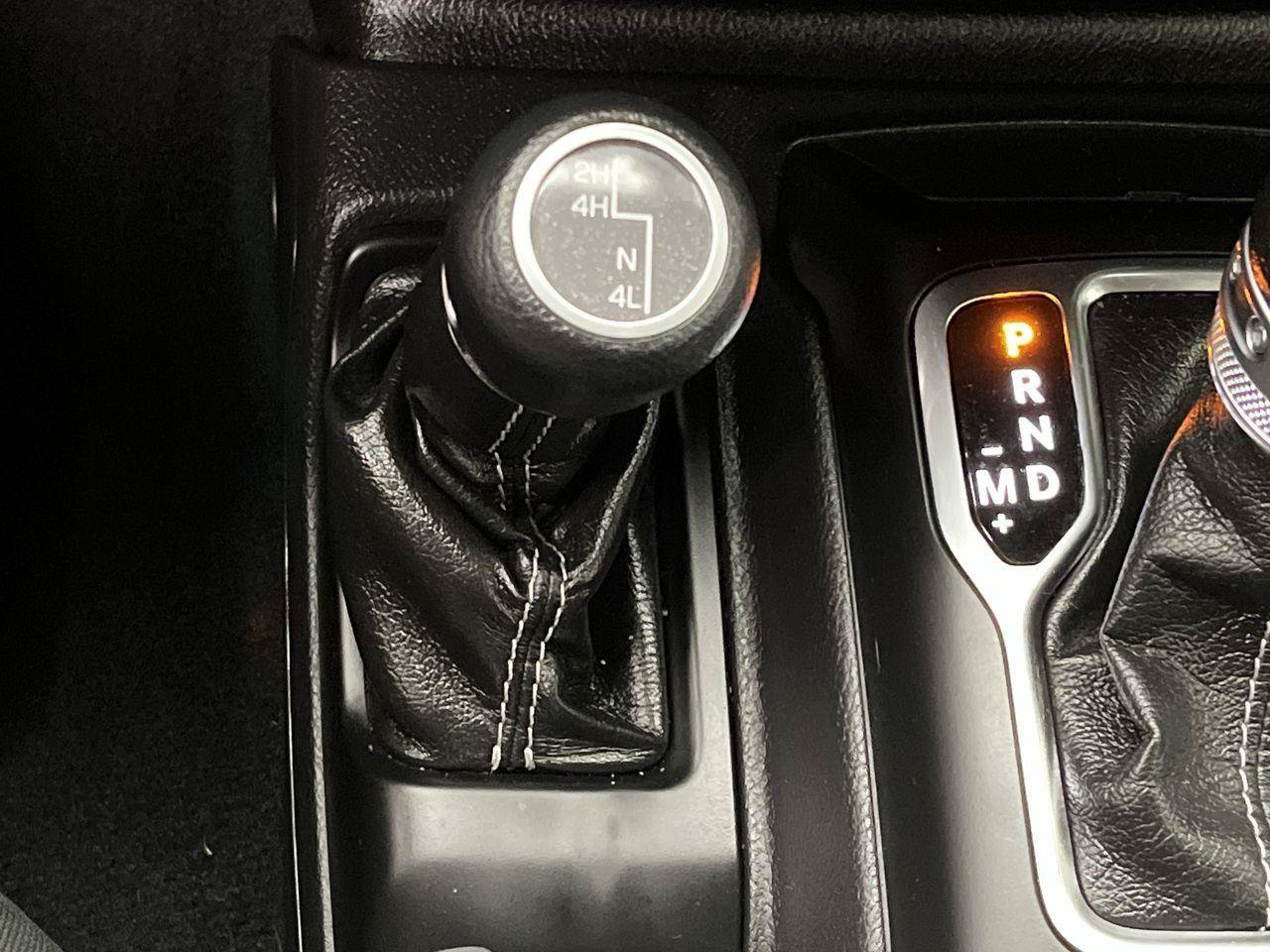 Used 2022 Jeep Wrangler Unlimited Sahara w/ Cold Weather Group AWD/4WD image 16