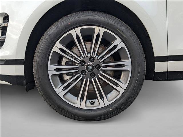 New 2025 Land Rover Range Rover Evoque Dynamic SE image 7