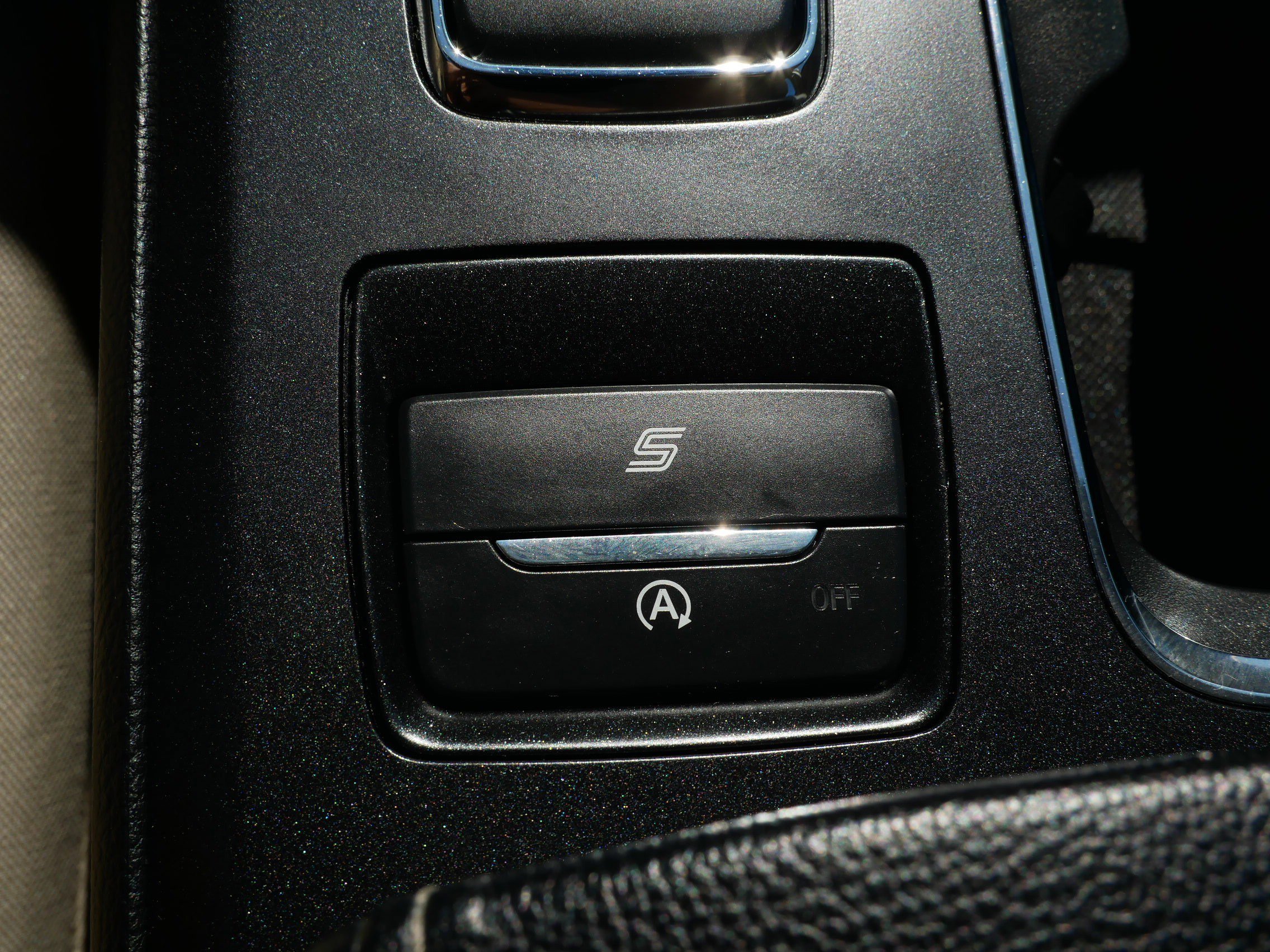 Used 2020 Ford Fusion SE image 32