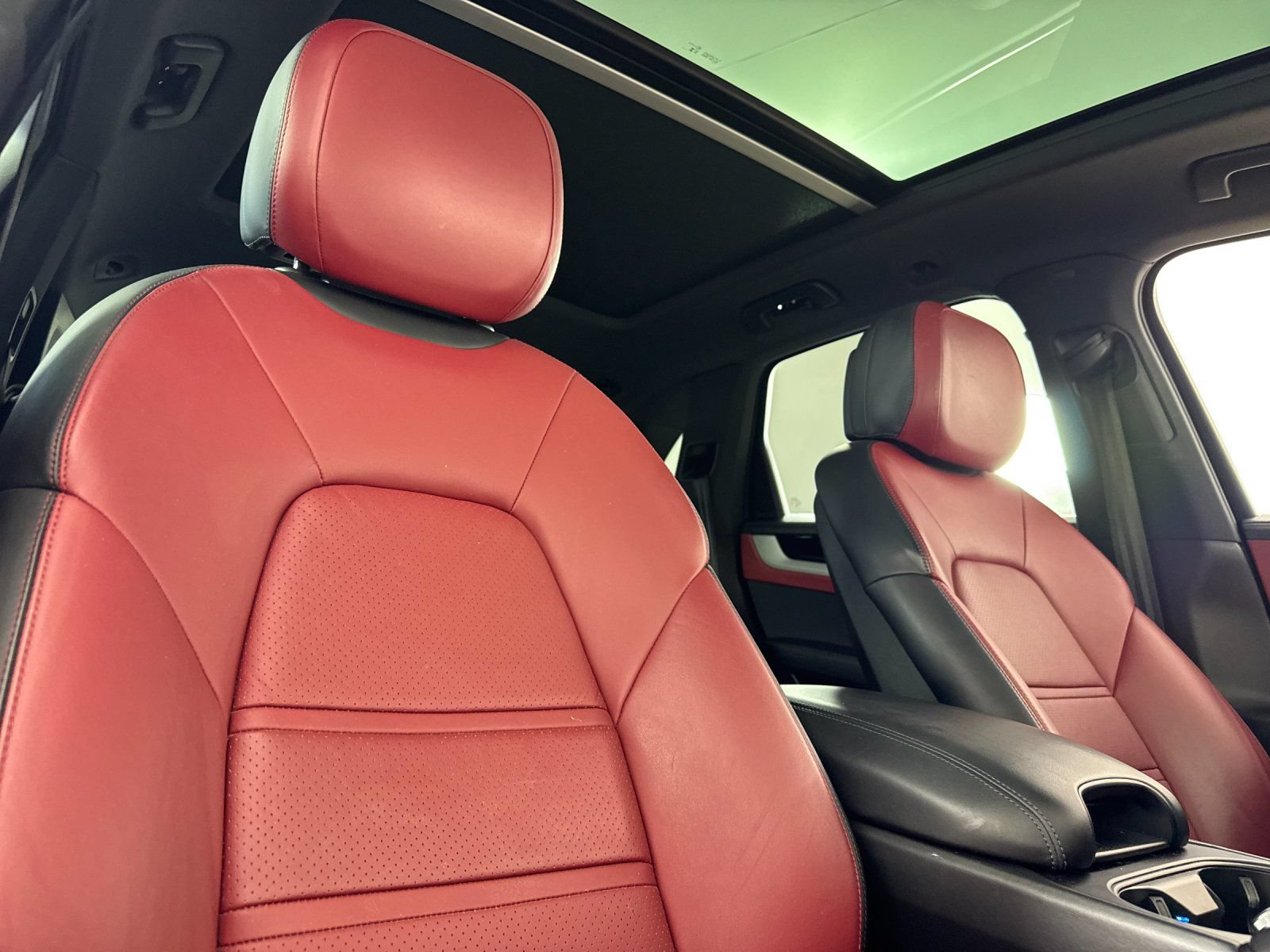 Certified 2024 Porsche Cayenne AWD/4WD image 17