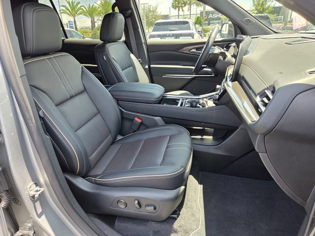 Certified 2025 Chevrolet Traverse High Country FWD image 18