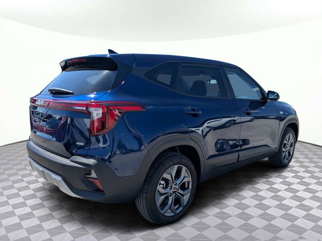 Used 2025 Kia Seltos LX image 3