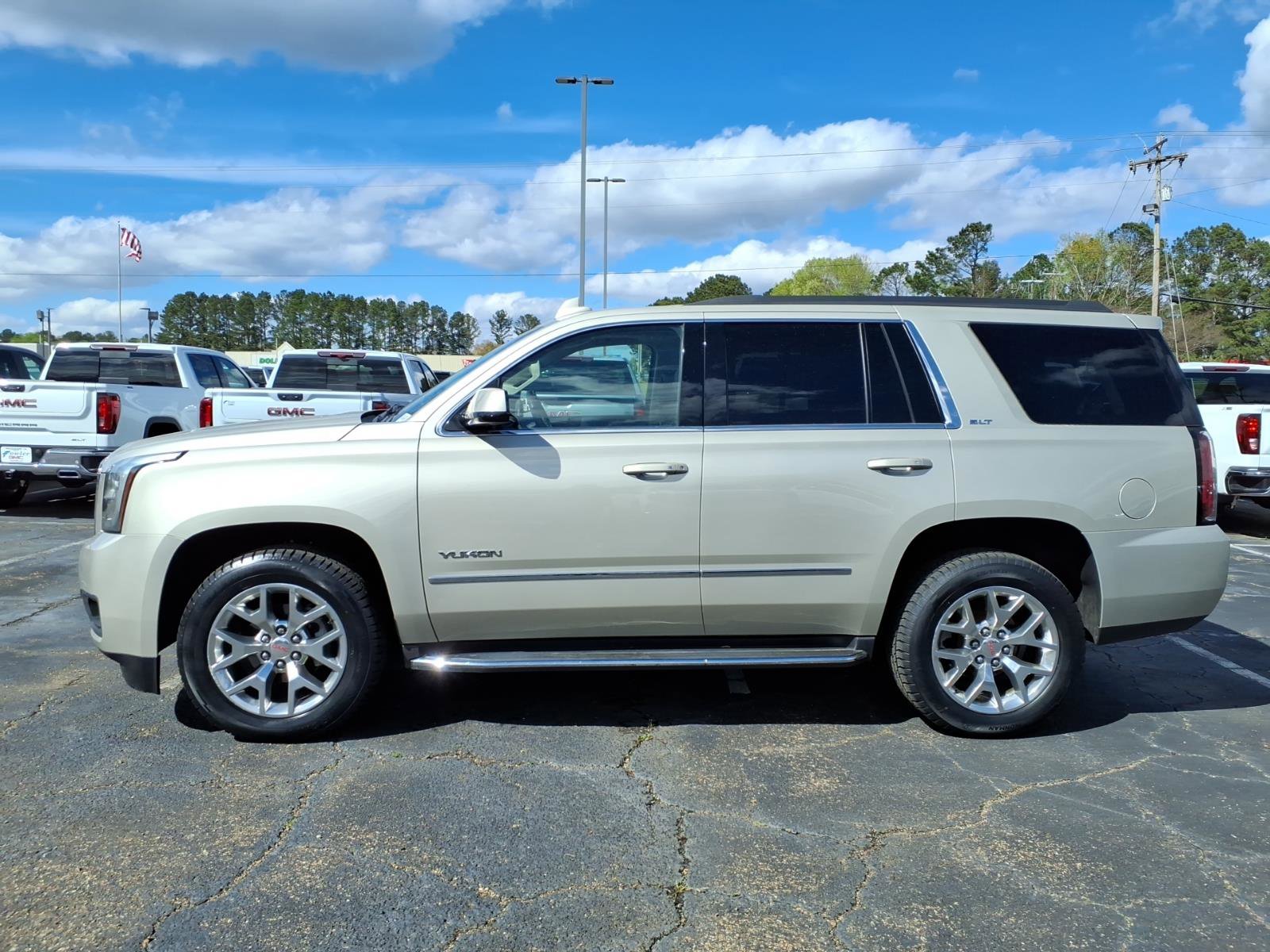 Used 2017 GMC Yukon SLT w/ Open Road Package image 1