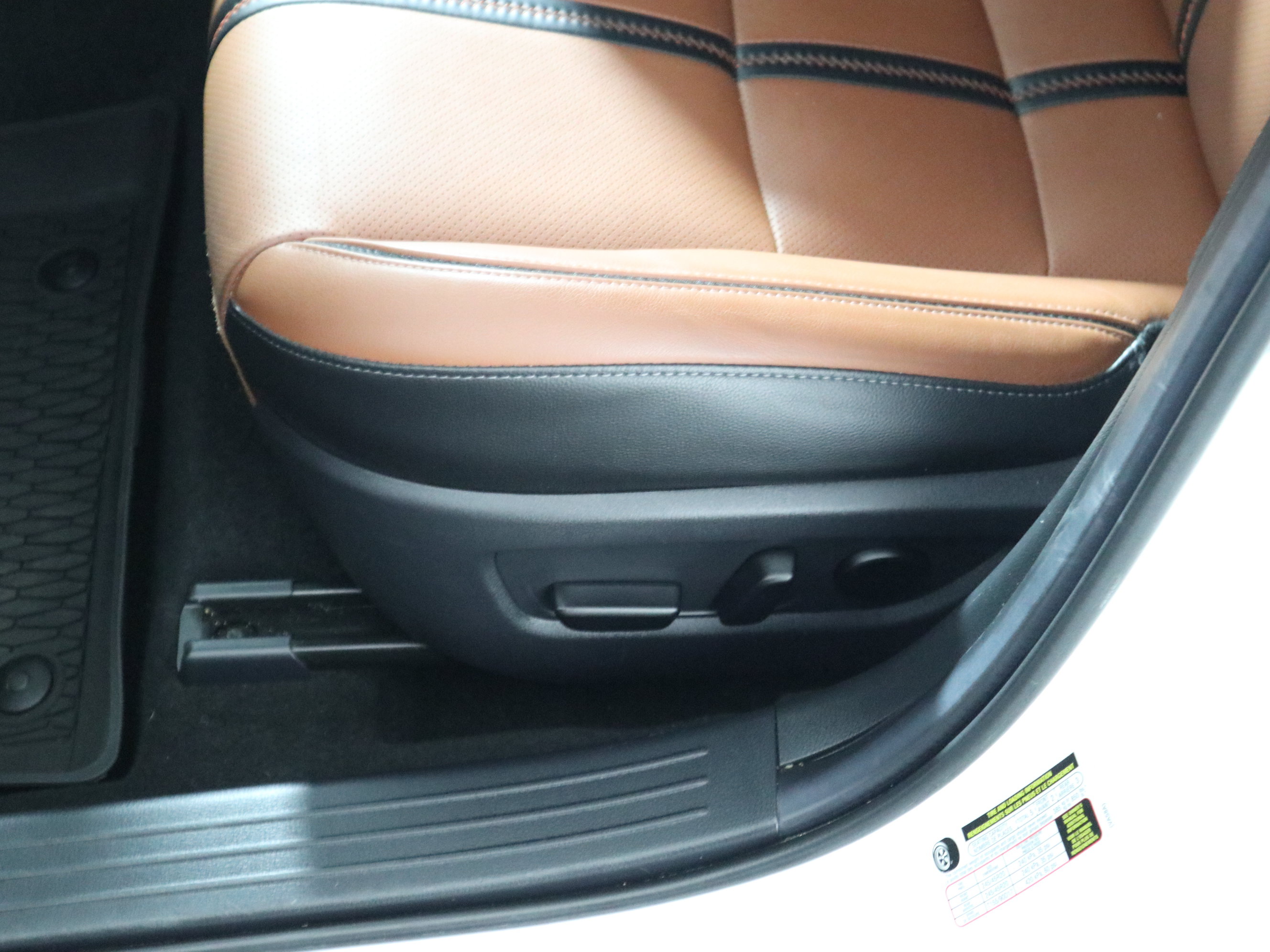 Certified 2025 MAZDA CX-50 AWD 2.5 Turbo w/ Premium Pkg image 23