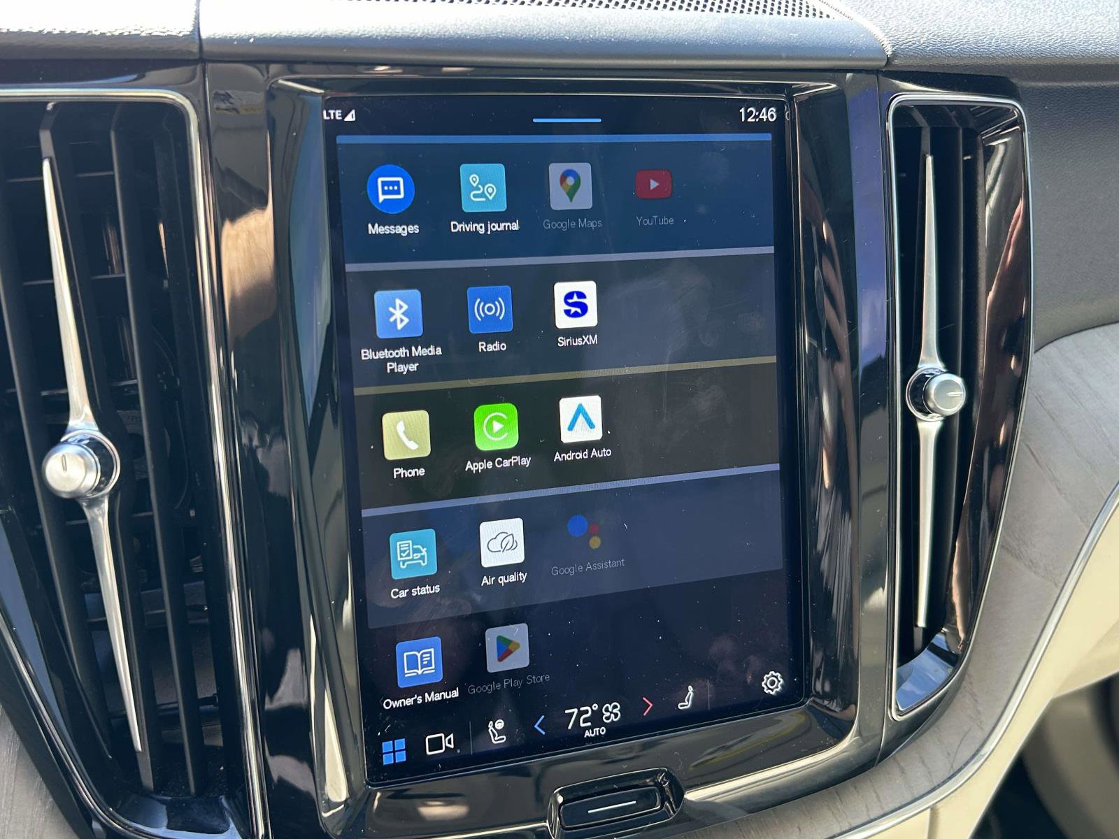 Certified 2023 Volvo XC60 B5 Plus w/ Climate Package image 31