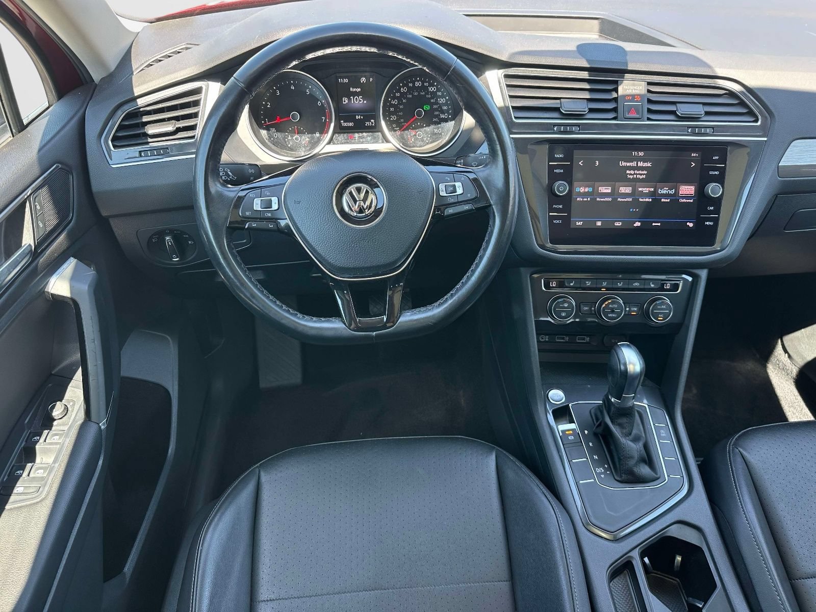 Used 2018 Volkswagen Tiguan SE w/ Panoramic Sunroof Package FWD image 8