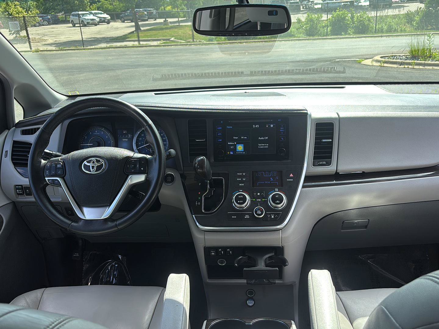 Used 2015 Toyota Sienna XLE AWD/4WD image 23