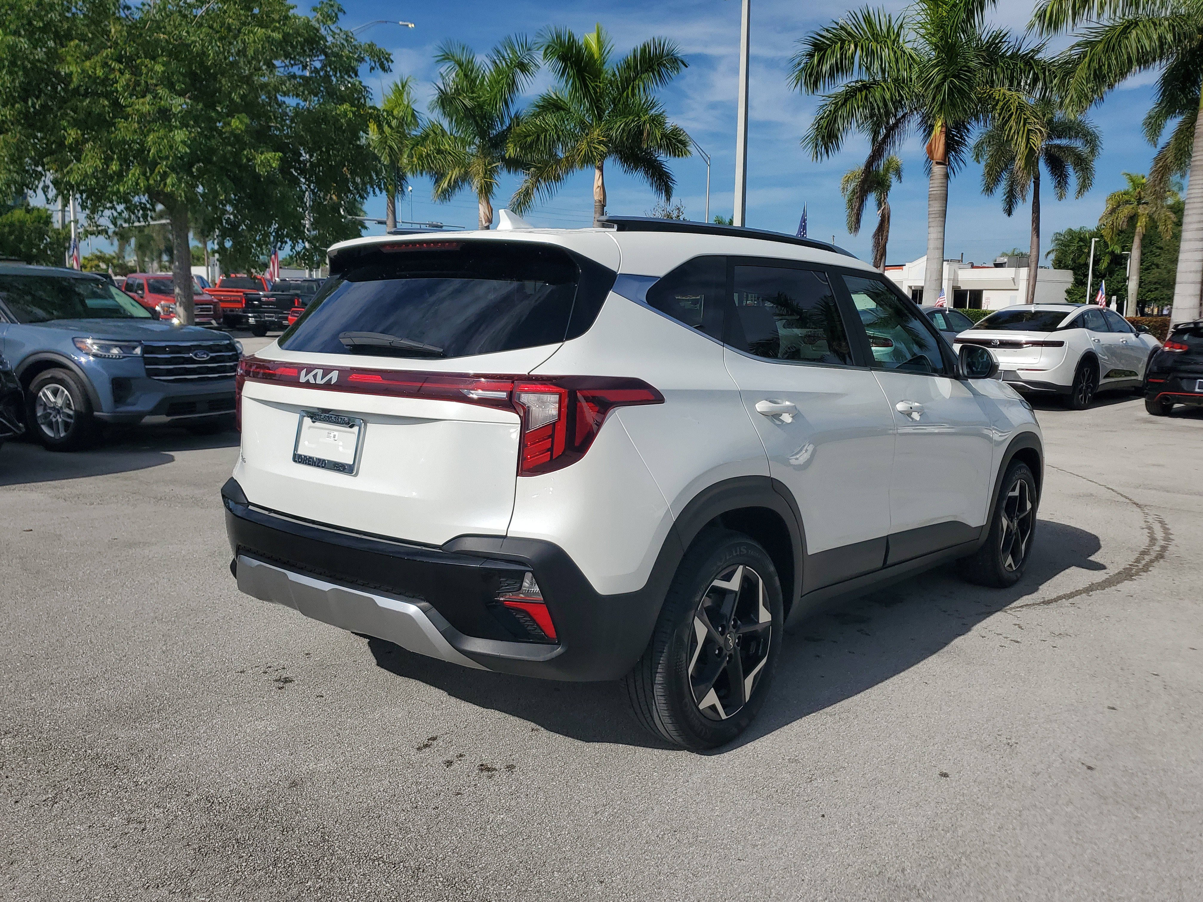 Used 2024 Kia Seltos EX image 5