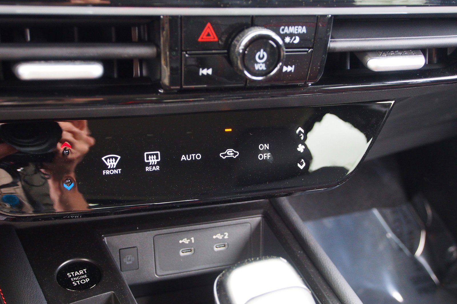 Used 2025 Nissan Kicks SR image 23