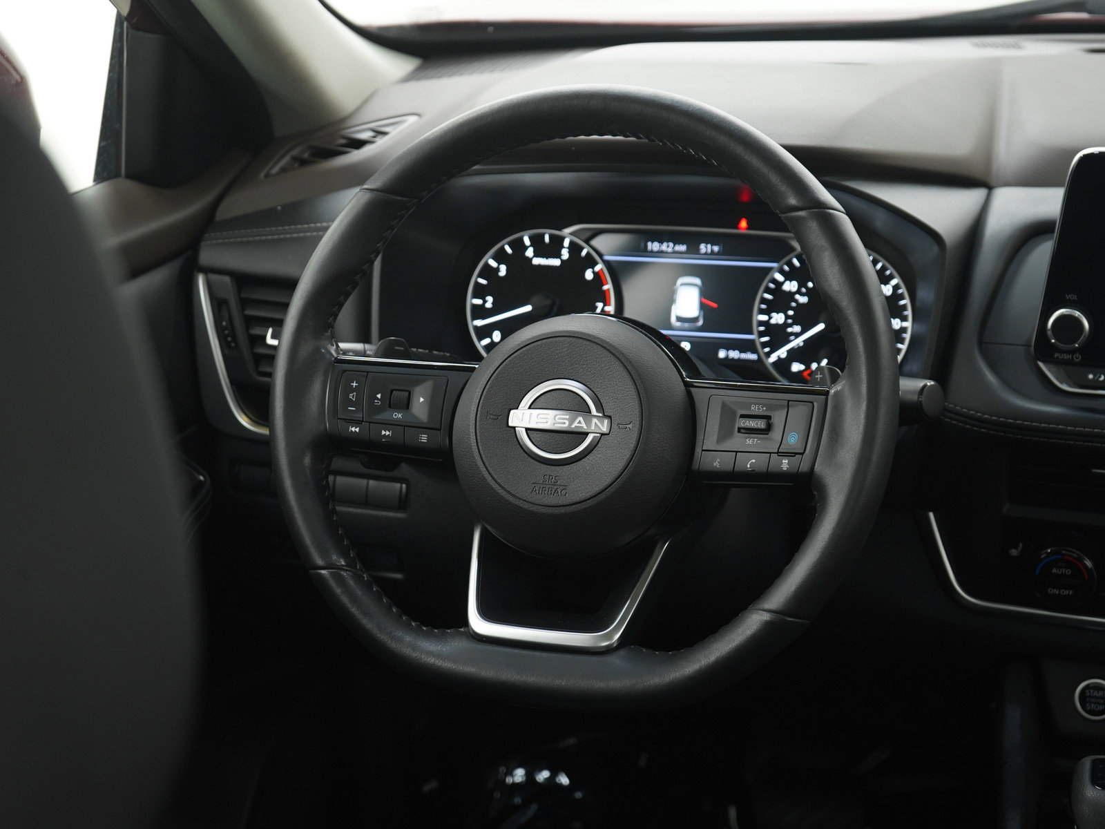 Used 2023 Nissan Rogue SV w/ SV Premium B Package image 15