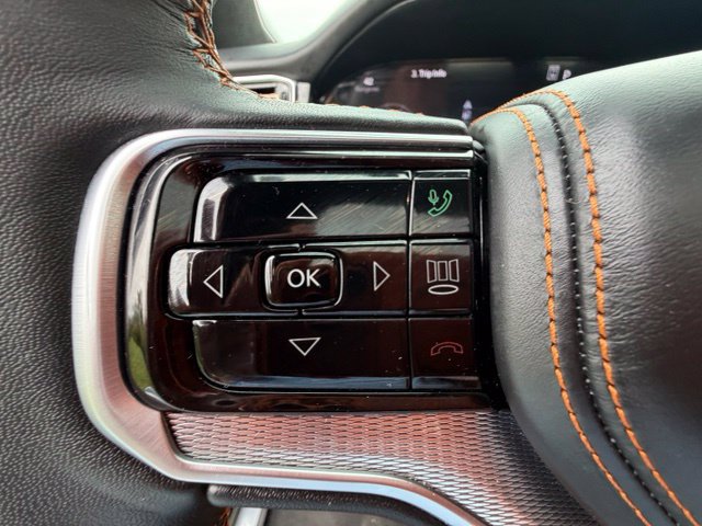 Used 2023 Jeep Grand Wagoneer Series III AWD/4WD image 29