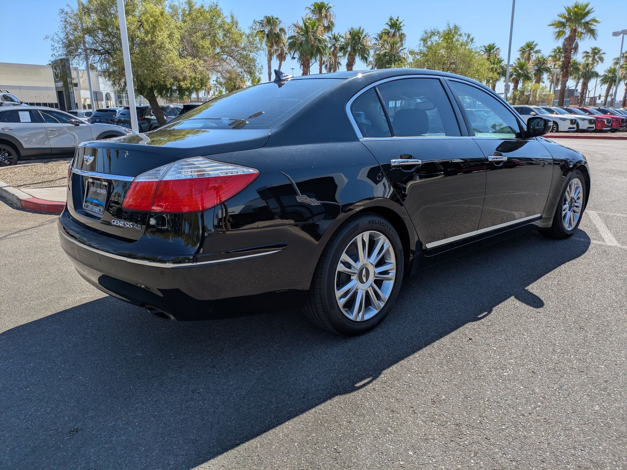 Used 2011 Hyundai Genesis 4.6 RWD image 5