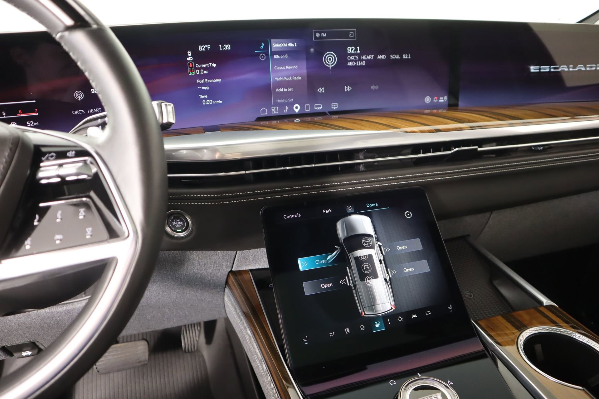 Used 2025 Cadillac Escalade Sport Platinum image 6