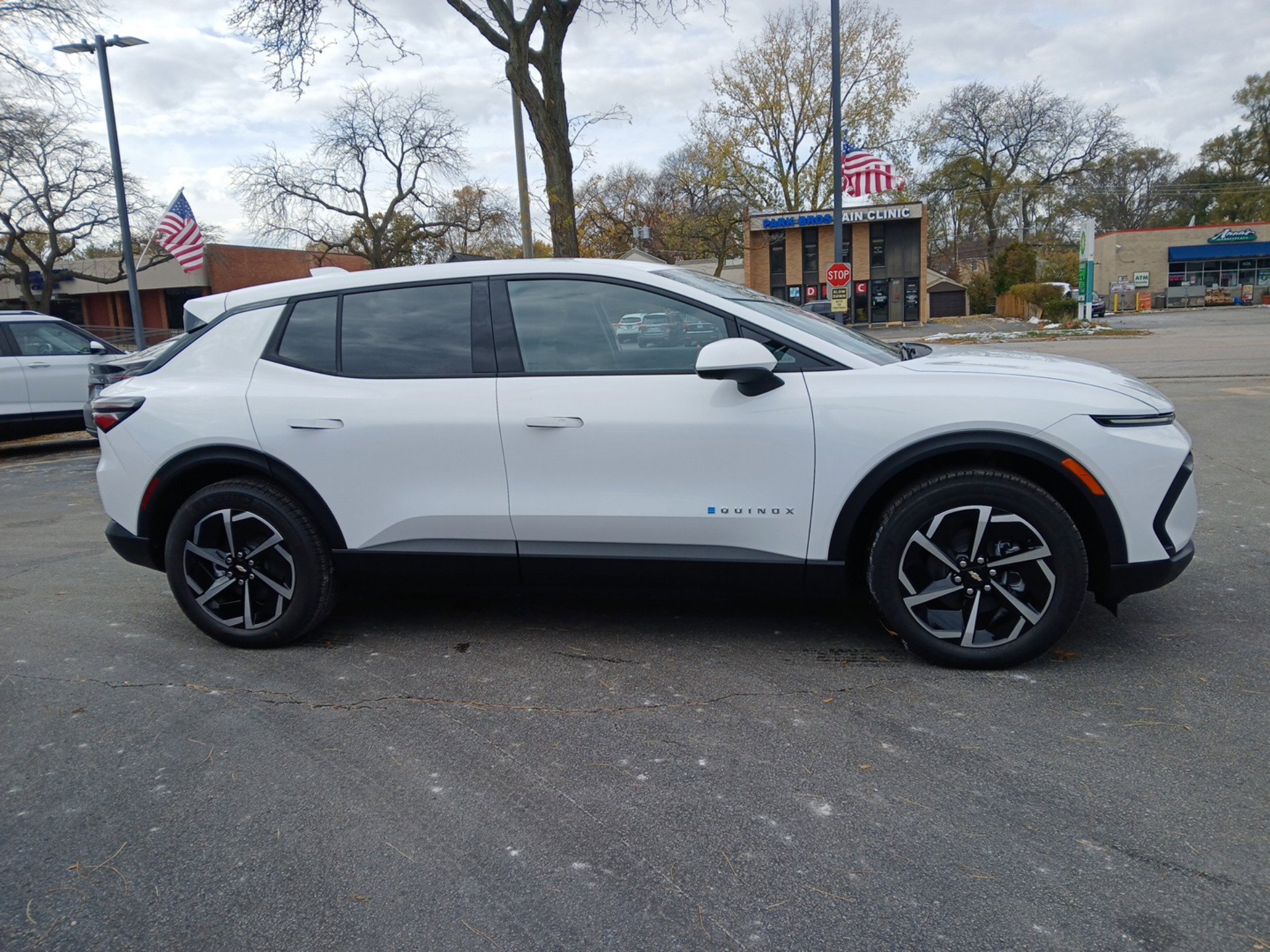 New 2026 Chevrolet Equinox EV LT image 3