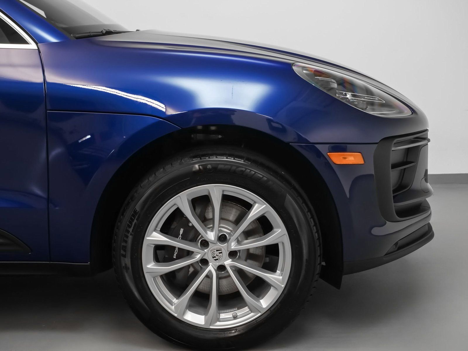 Used 2025 Porsche Macan image 14