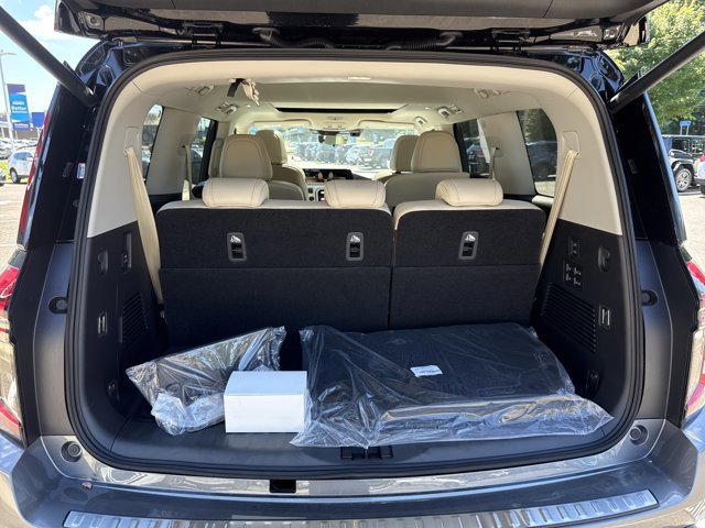 New 2025 Nissan Armada Platinum Reserve image 6