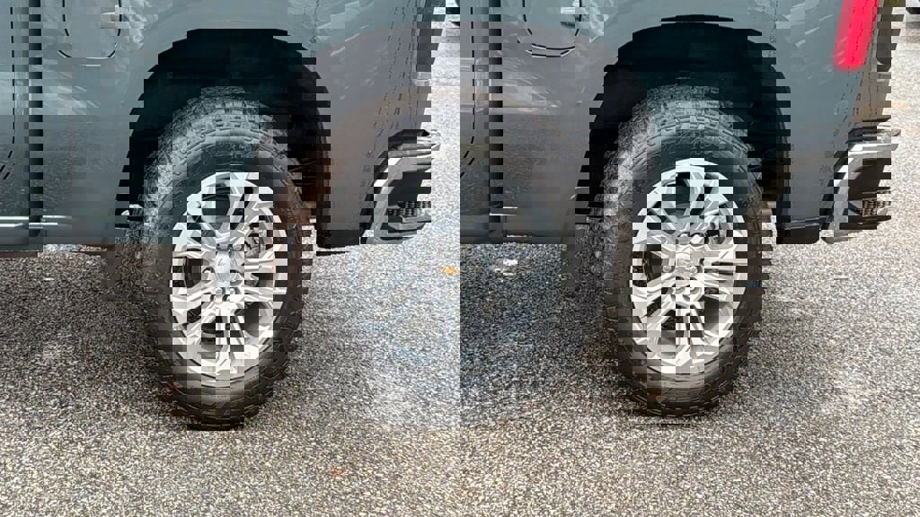 New 2026 Chevrolet Silverado 1500 LTZ w/ LTZ Premium Package image 9